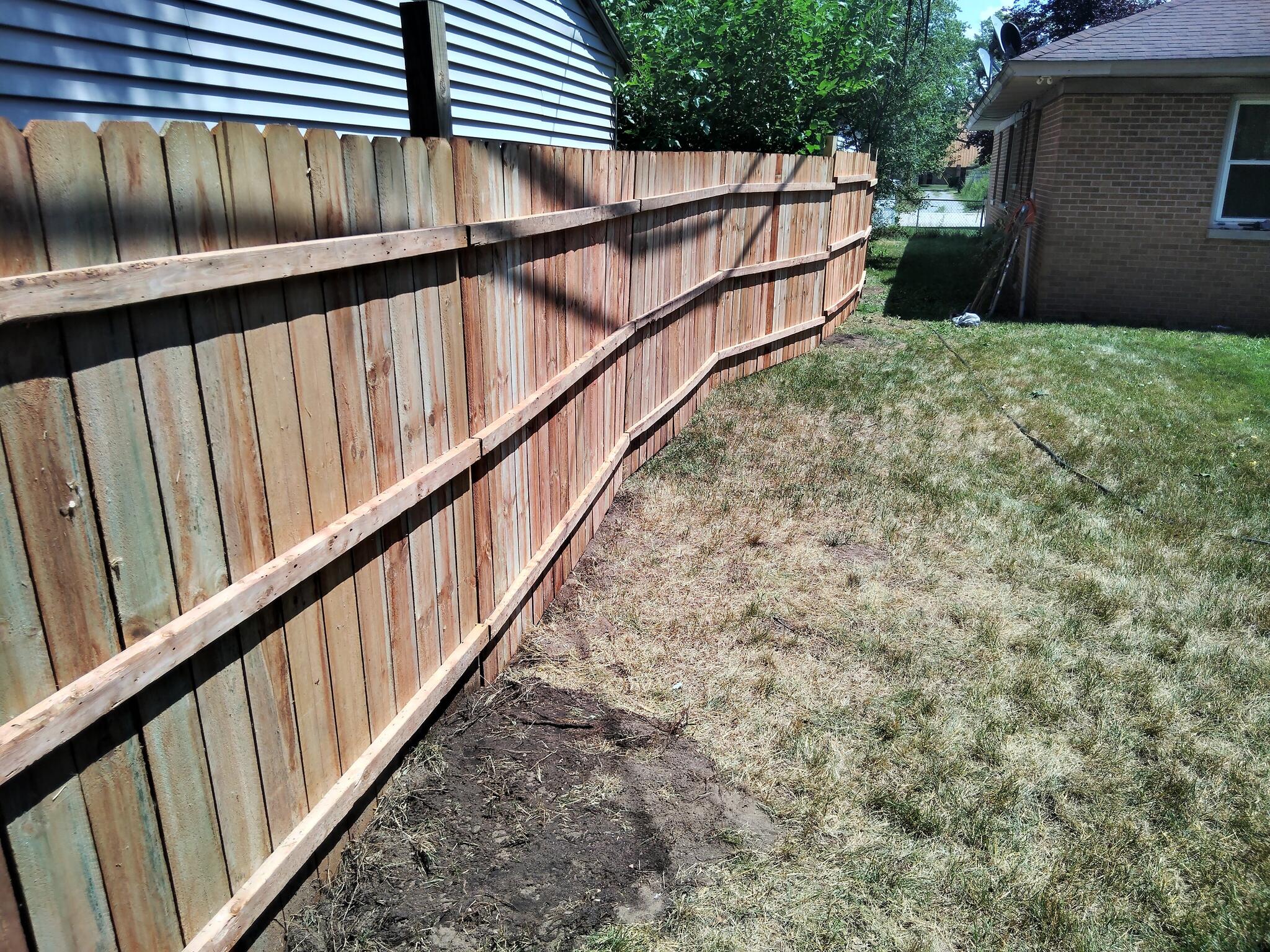 Wood privacy fence